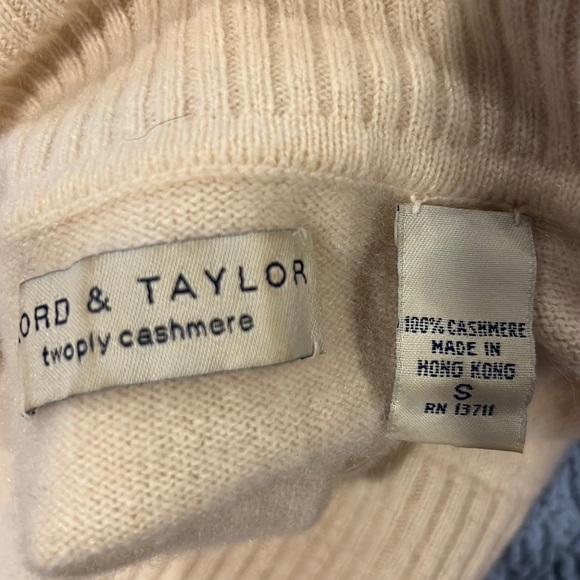 100% Cashmere Turtleneck - Picture 6 of 6